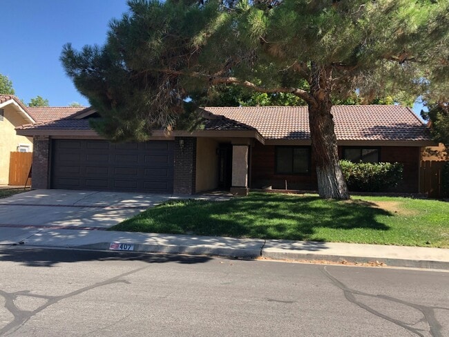 Building Photo - HERITAGE VILLAGE HOME - AVAILABLE NOW!!