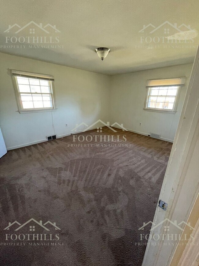 Photo - 3-Bedroom Brick Home in Top School Distric...