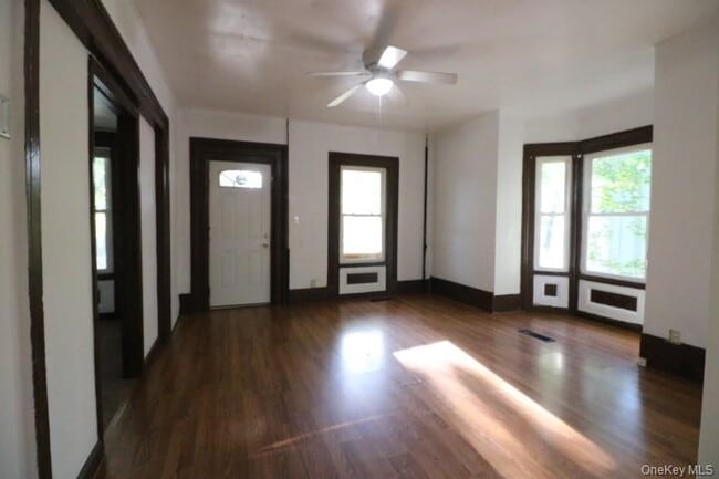 Building Photo - 42 Ulster Ave Unit 1