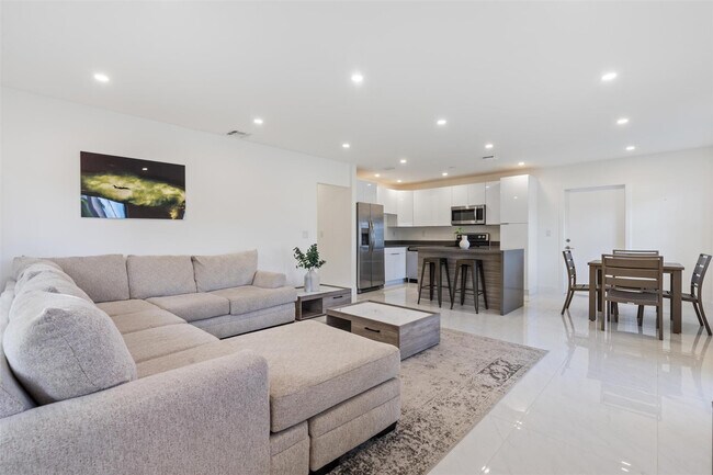 Photo - 1409 NE 2nd Ave