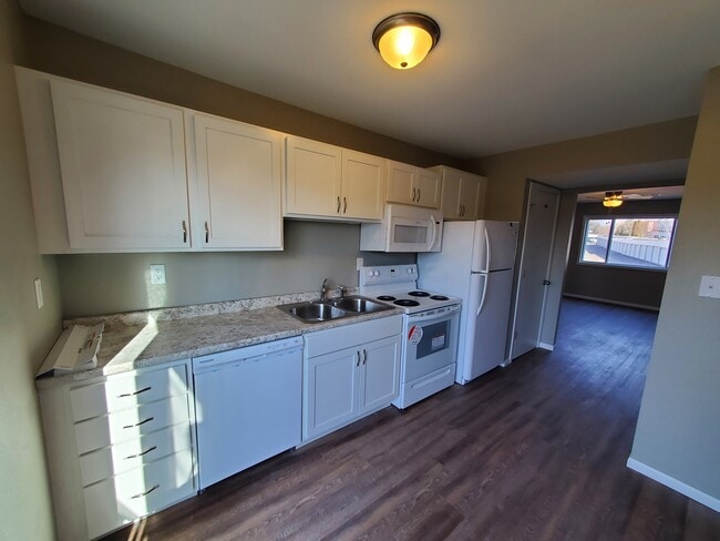 Photo - Penn Place Apartments