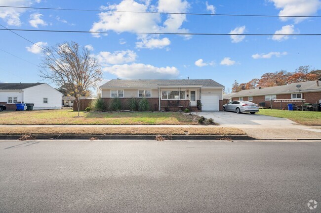 Building Photo - Charming Ranch-Style Home in a Quiet Norfo...