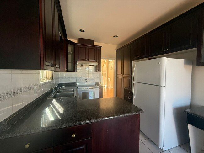 Photo - 4138 Inverness St Unit Upper