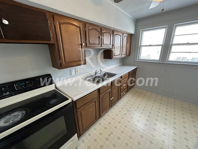 Photo - 1202 Walnut-