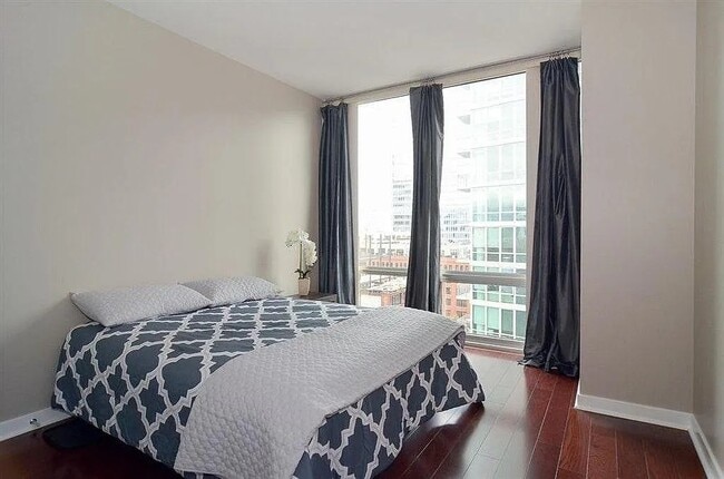 Photo - 653 N Kingsbury St Unit 1004