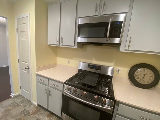 Photo - 1227 Church St