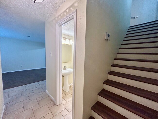 Photo - 2456 Country Club Dr