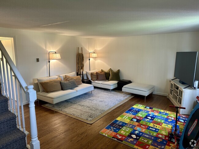Building Photo - 4 Brandywine Ln Unit 4 Rental