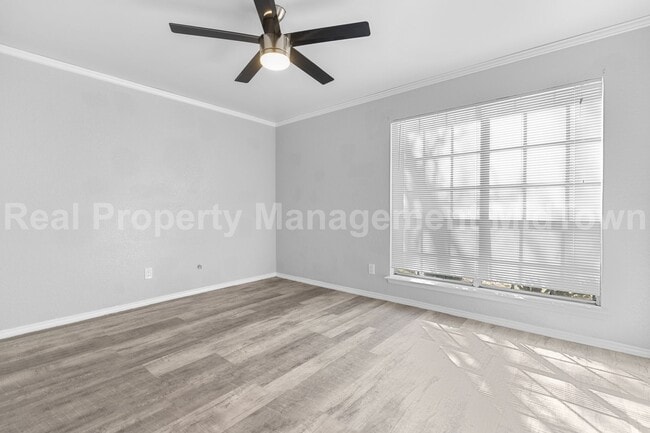 2207 Roman Ct