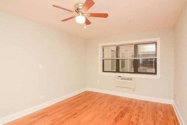 Photo - 448 W Barry Unit 613