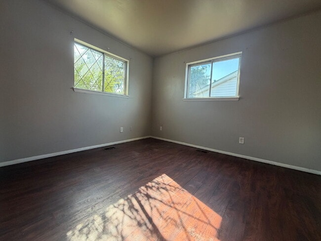 Photo - 2402 S Hickory Ave