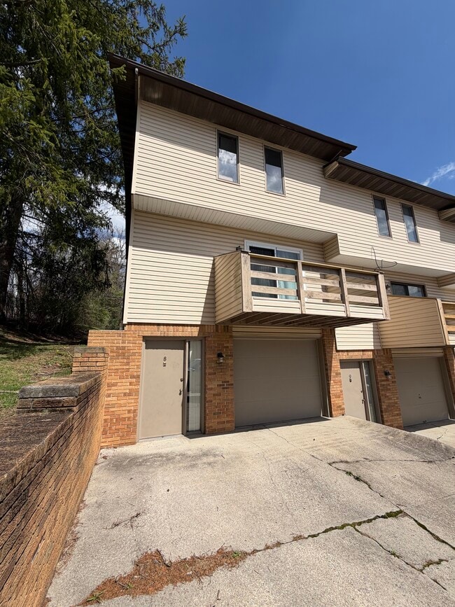 Building Photo - 1343 Headlee Ave