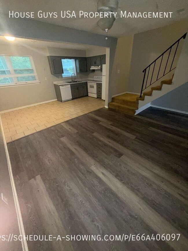 Photo - 212 NE Cedar Ct