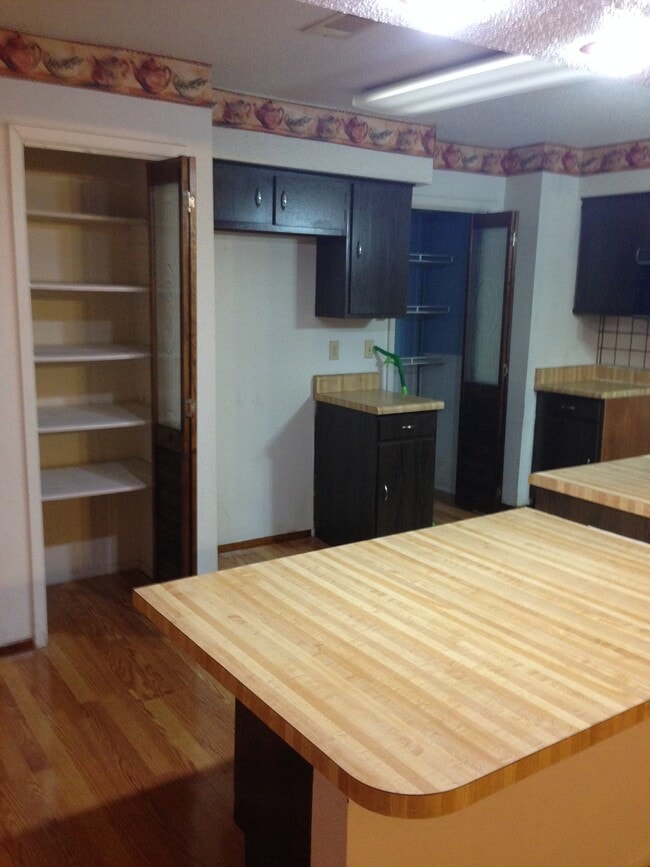 Photo - 2424 Oakmere Dr