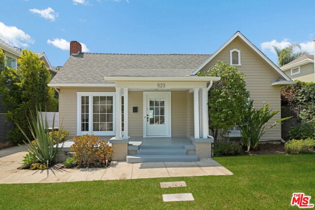 Building Photo - 523 N Gower St