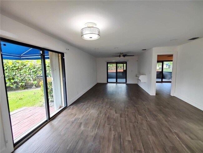 Photo - 5201 SW 31st Ave