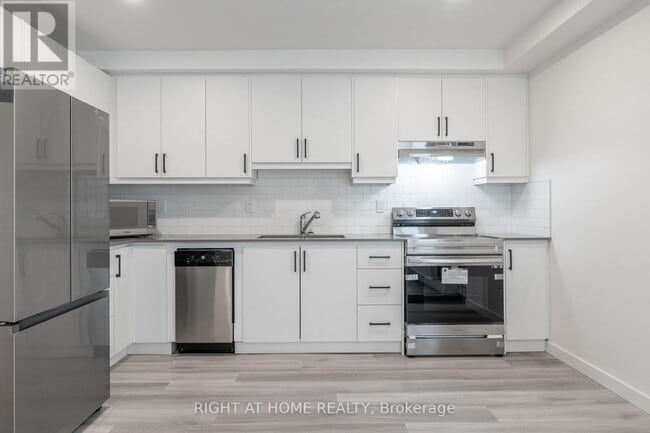 Photo - 1738 Wilson Ave Unit 13