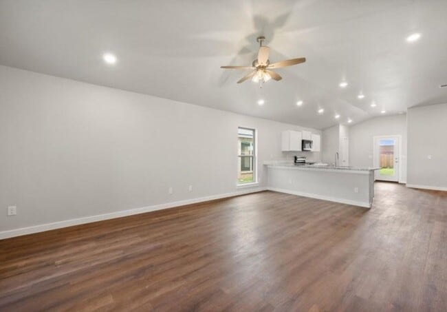 Photo - Fabulous and New! 3/2/2