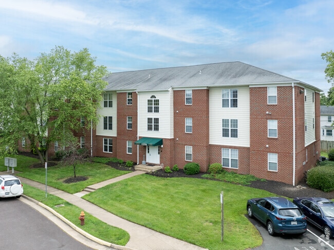 Photo - Cedar Lee Condominiums