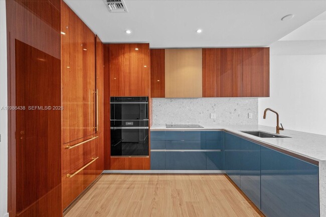 Photo - 2678 Tigertail Ave Unidad 1209