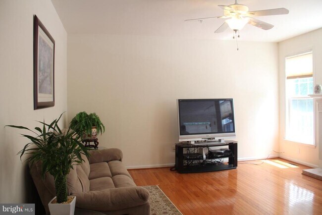 Photo - 134 Pendula Ct