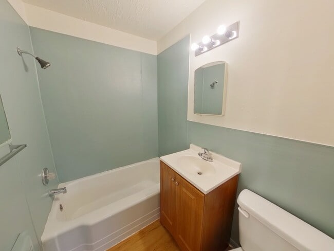 Photo - 1604 S Martinson St Unit 1
