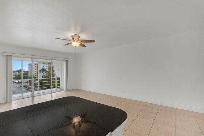 Photo - 3040 NE 16th Ave Unidad A408