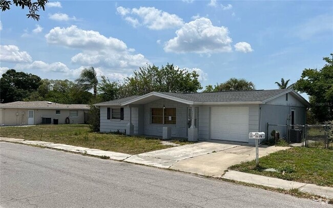 Building Photo - 3220 Pinon Dr Rental
