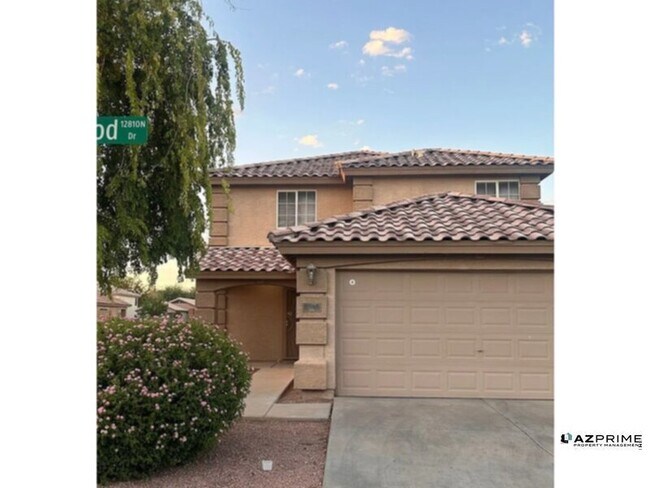 Building Photo - MASTER BEDROOM &amp; LIVING ROOM ARE DOWNS...