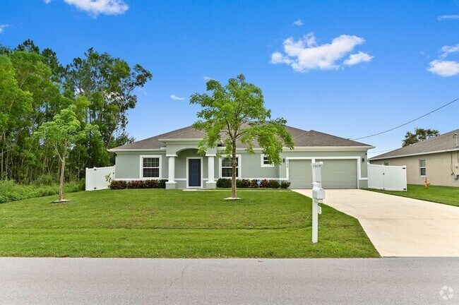 Building Photo - 6700 NW Omega Rd Rental