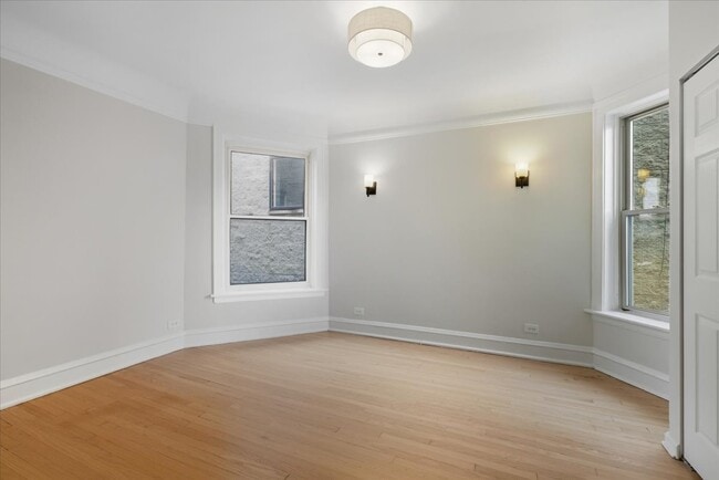 Photo - 6136 N Mozart St Unit 4