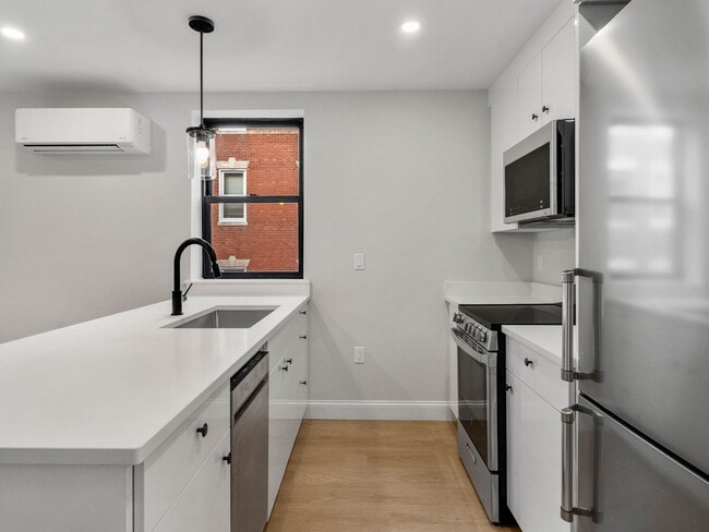 Photo - 176 Salem St