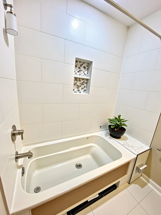 Photo - 151 W Brookline St Unidad 5