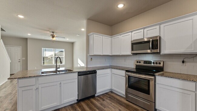 Elegant 4-Bedroom Home in Lakewood Crossing