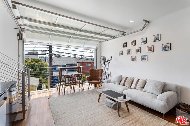 Photo - 24 Westminster Ave Unidad 2