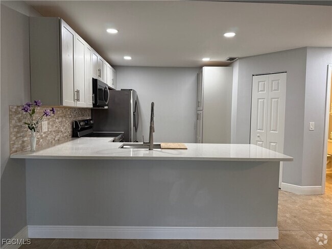 Building Photo - 6331 Royal Woods Dr Rental