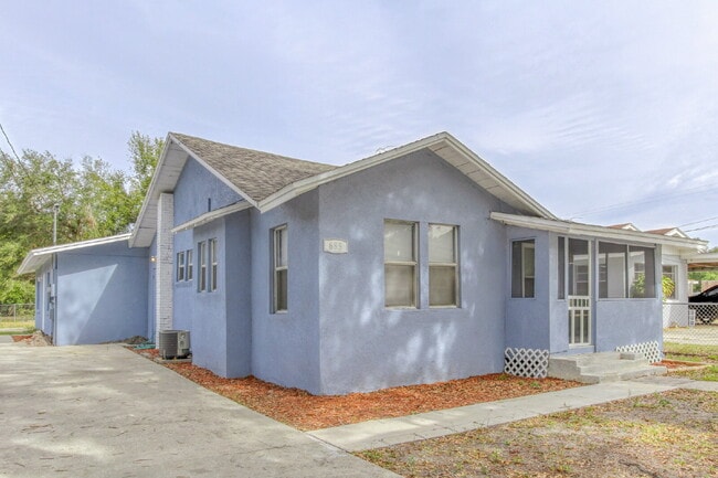 Photo - Beautifully Remodeled 3BR Duplex Near Parks, Schools & New Rec Center — Utilities Included. Secti... Unit 2