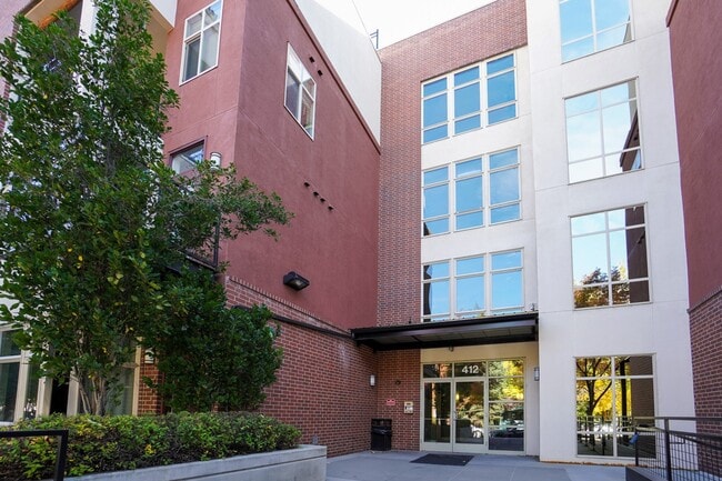 Photo - 412 S 13th St