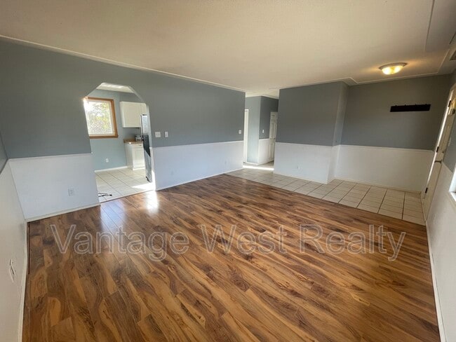 Photo - 2433 Sexsmith Rd