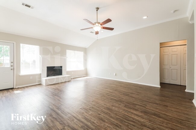 Photo - 415 N Gaston Dr