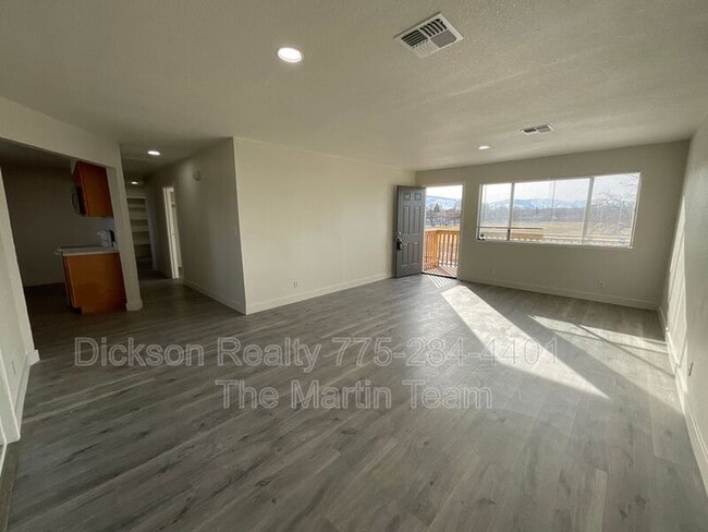 Photo - 1090 Barstow St