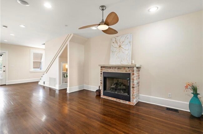 Photo - 5815 S Robertson St