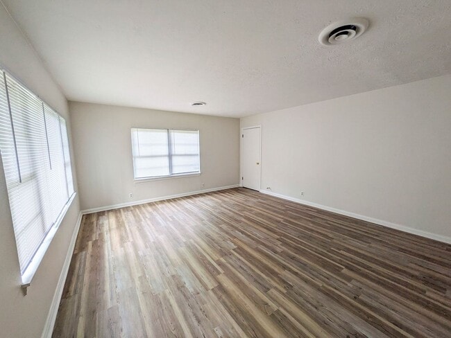 4510 El Paso Ave