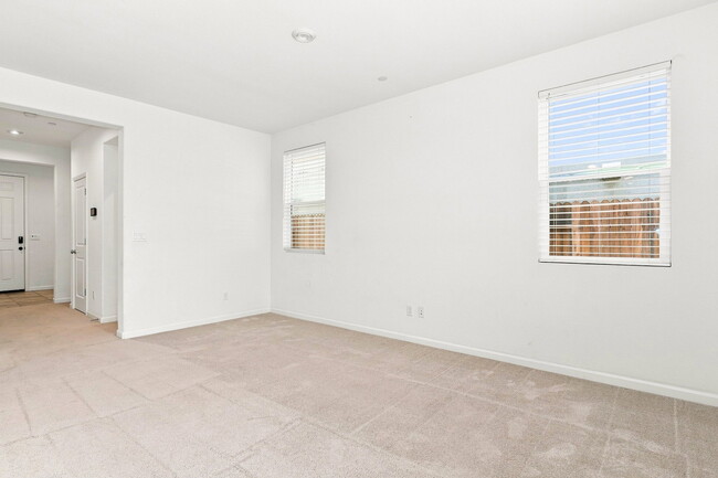 Photo - 1624 Lion St