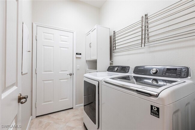 Photo - 3920 Lakeview Isle Ct