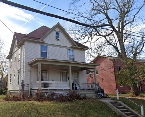 Building Photo - 1017 E Burlington St