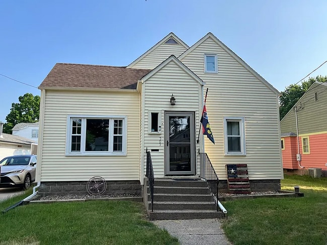 Photo - 505 W Main St House