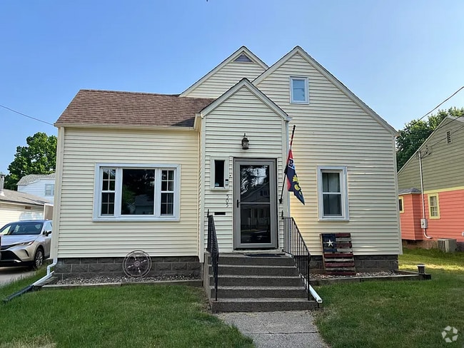 Building Photo - 505 W Main St Rental