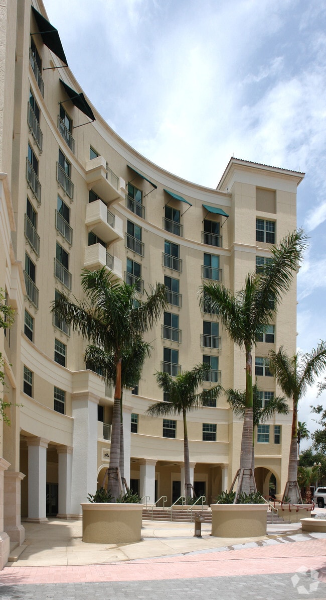 Photo - 610 Clematis St