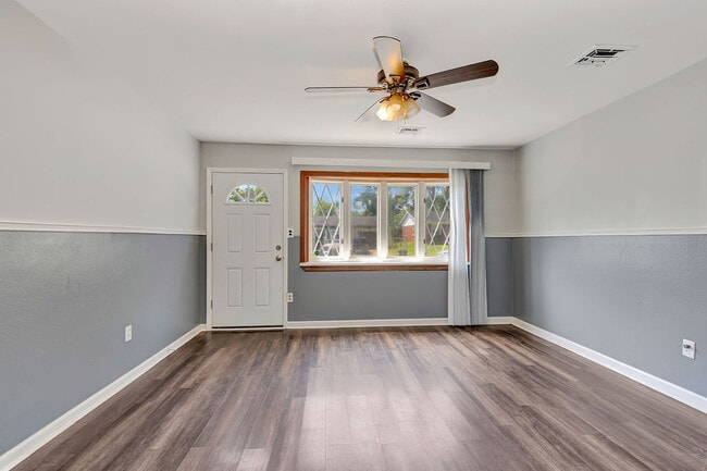 Photo - 3232 Deshler Dr